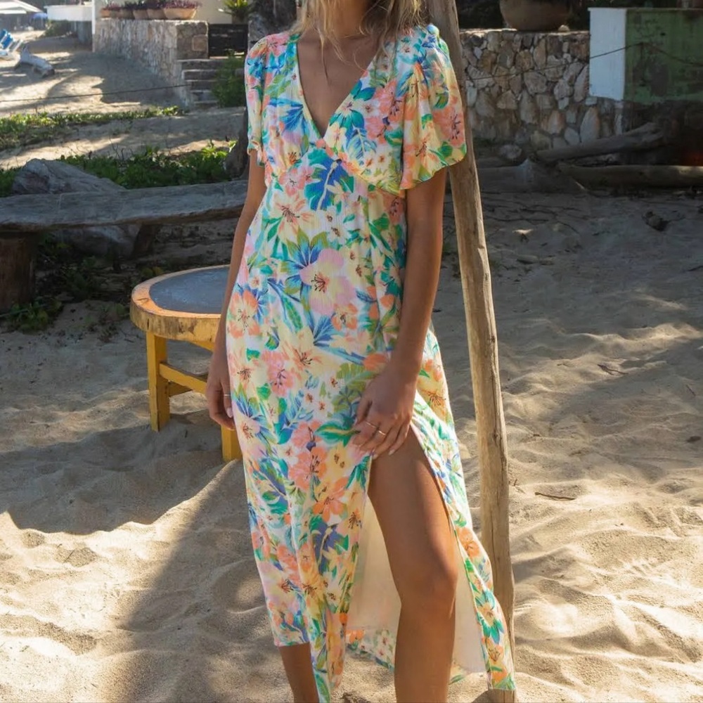 Billabong NWOT Floral Midi Dress - Small